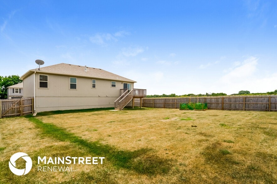 Building Photo - 1400 N 9th St E