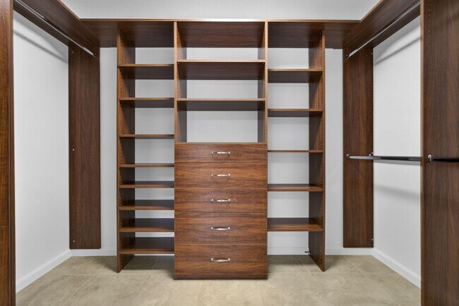 Building Photo - 1776 The 12th Fairway