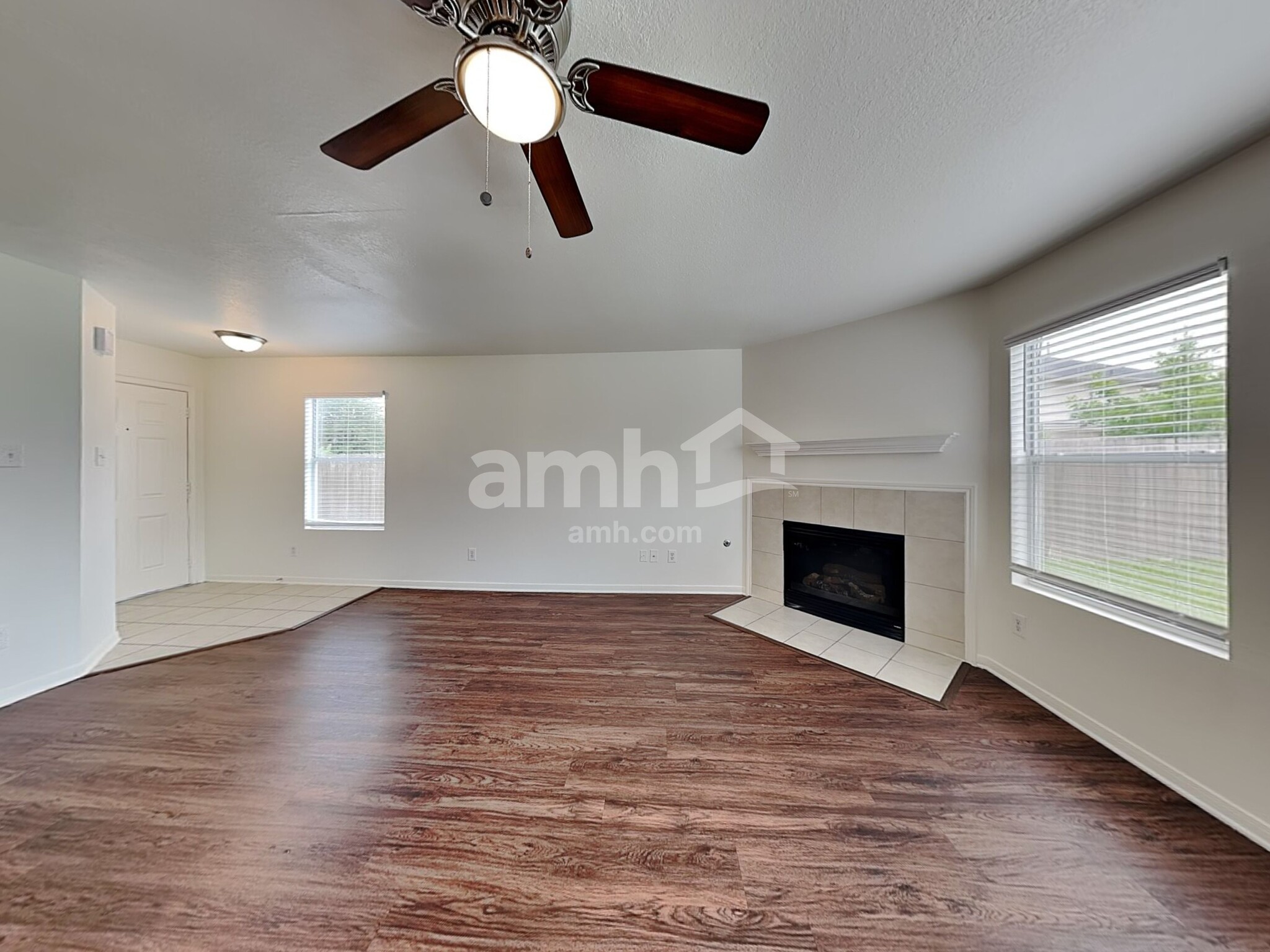 Building Photo - 5634 Cinnamon Lake Dr
