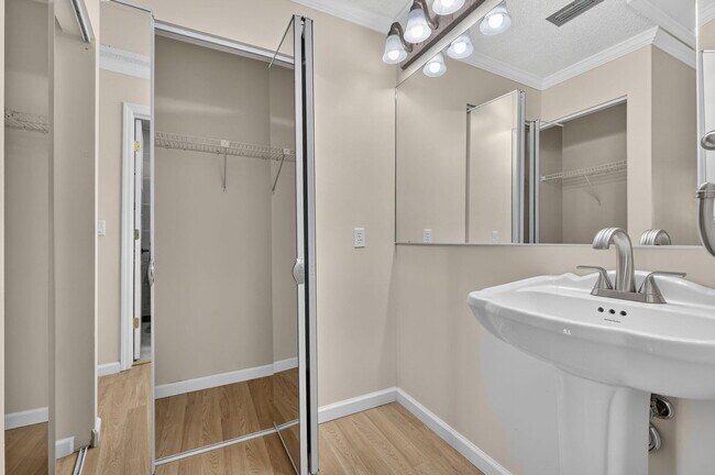 Building Photo - 184 Mastic Tree Ct