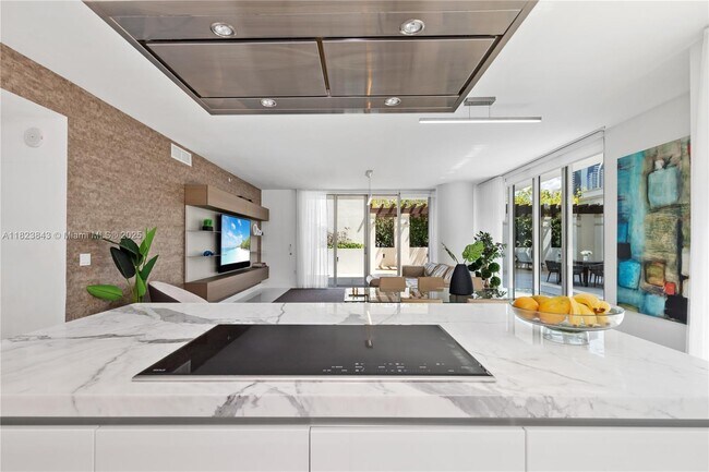 Building Photo - 300 Sunny Isles Blvd