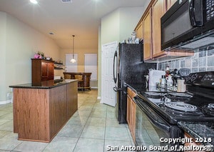 Building Photo - 6103 Geranium