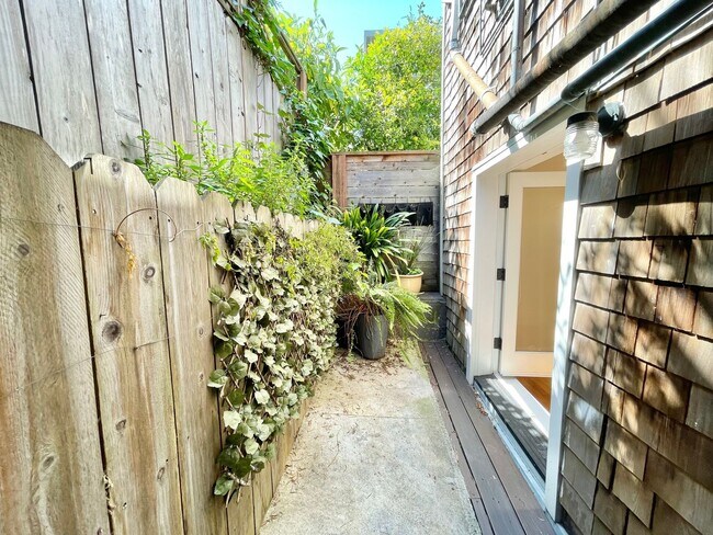 Building Photo - Castro/ Eureka Valley Full Floor Remodeled Victorian Condo in a Garden Setting - PROGRESSIVE