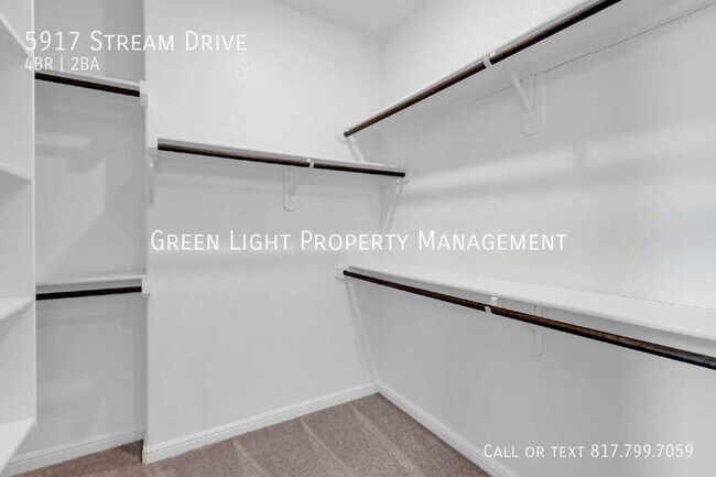 Building Photo - 5917 Stream Dr