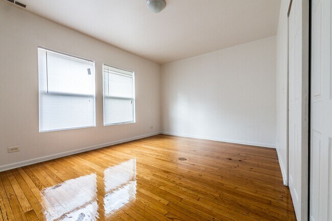 Building Photo - 8155 S Maryland 836-42 E 82nd Chicago, IL 60619