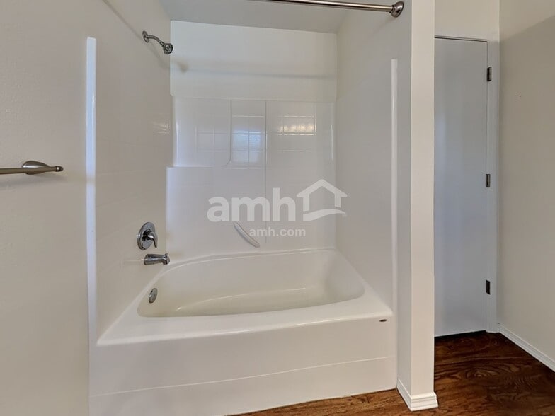 Building Photo - 6321 41st St NE