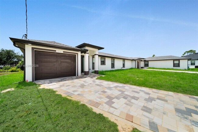Building Photo - 4985 Fairway Ct