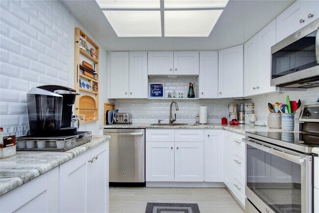 Building Photo - 10216 Regal Dr