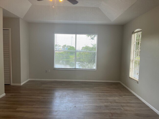 Building Photo - 820 Stone Chapel Ct