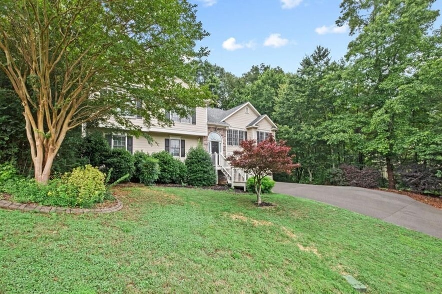 Building Photo - 122 Brookhaven Ln
