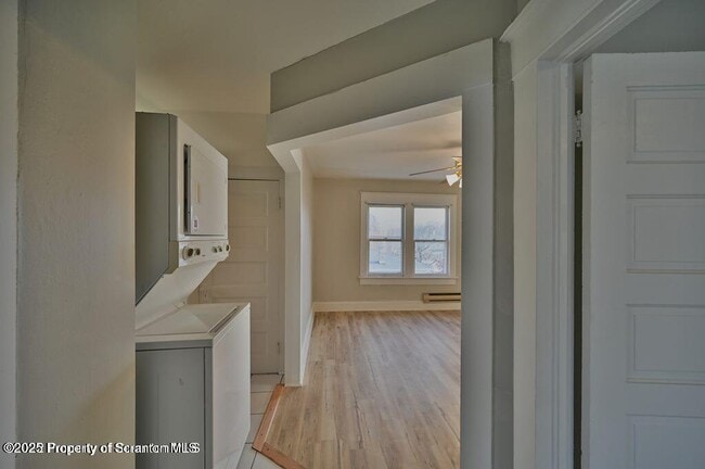 Building Photo - 2211 Brown Ave