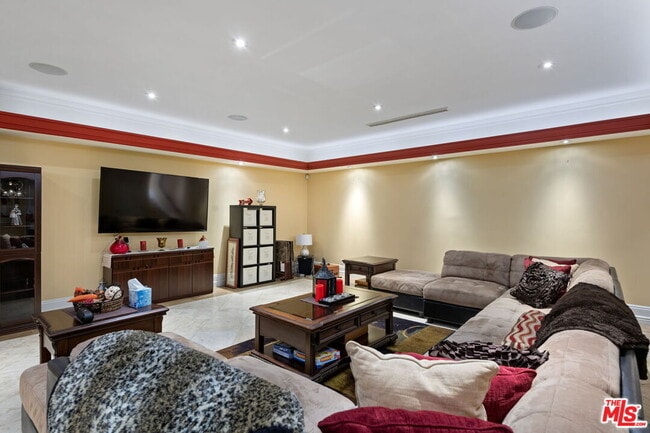 Building Photo - 2023 Parnell Ave