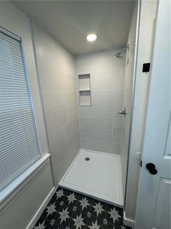 Building Photo - 716 N Madison St