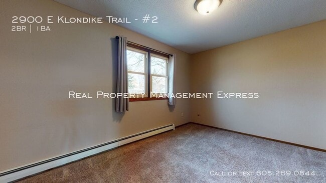 Building Photo - 2900 E Klondike Trail