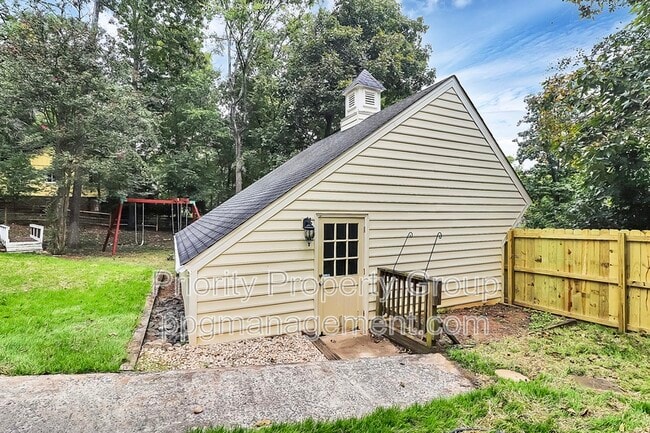 Building Photo - 11323 Harrowfield Rd