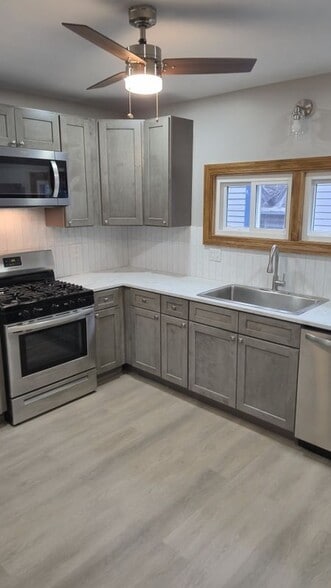 Building Photo - 68 Berwyn Ave