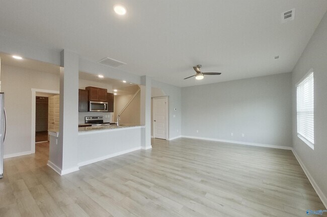 Building Photo - 6405 Upchurch Dr