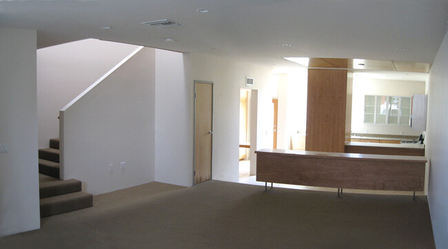 Building Photo - Charming Townhome in Escondido – Now Ready...