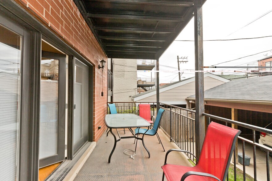 Building Photo - 2414 W Moffat St