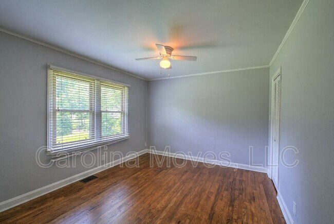 Building Photo - 119 Windemere Dr