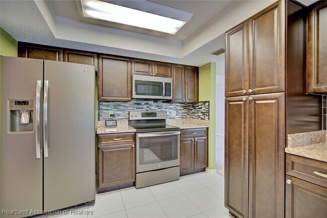 Building Photo - 4004 Medina Way