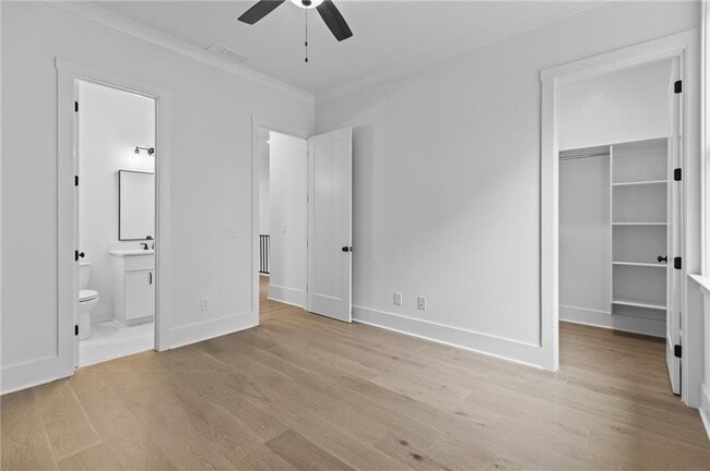 Building Photo - 6120 Hutchins Dr