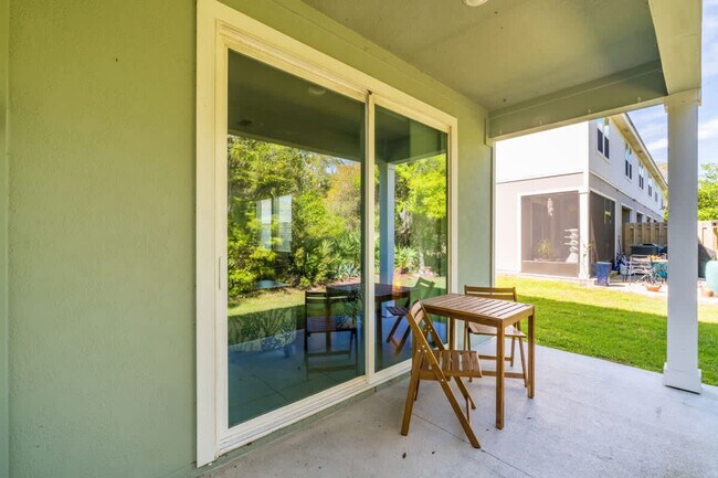 Building Photo - 122 Whispering Brk Dr