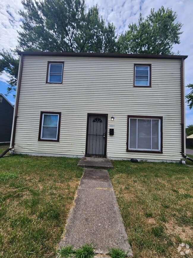Building Photo - 4 Bedroom Clean House For Rent