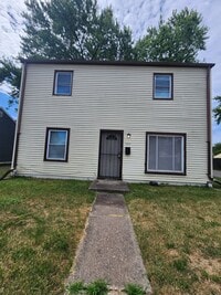 Building Photo - 4 Bedroom Clean House For Rent