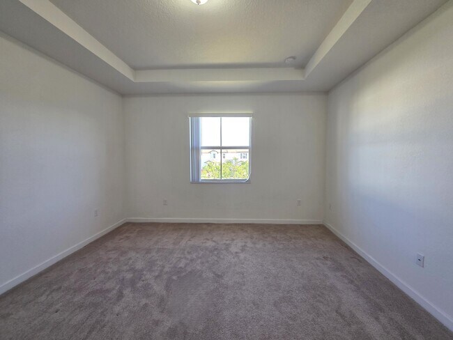 Building Photo - 2420 NW 131st Cir
