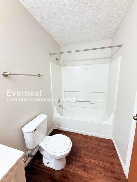 Building Photo - 1889 Laramie Dr