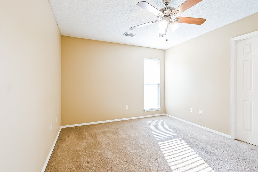 Building Photo - 9150 Belmont Dr