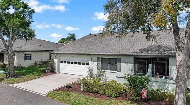 Building Photo - 1415 Langley Dr