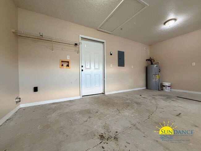 Building Photo - Inviting 3 Bedroom Home in Mary Esther!