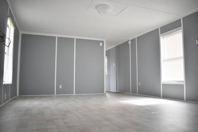 Building Photo - 132 Gantt Rd