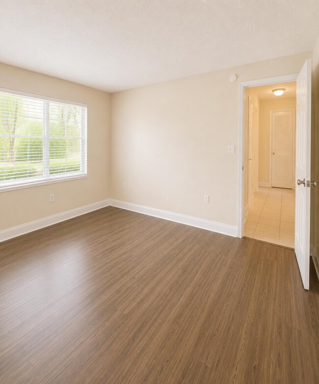 Building Photo - 4205 N University Dr