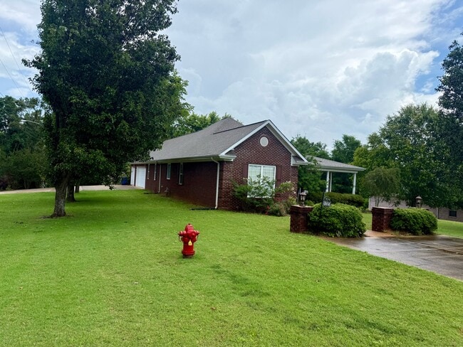 Building Photo - 364 Spring Hill Dr