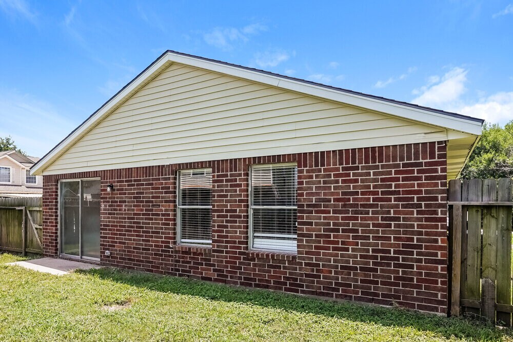 Building Photo - 7706 Ellis Dr