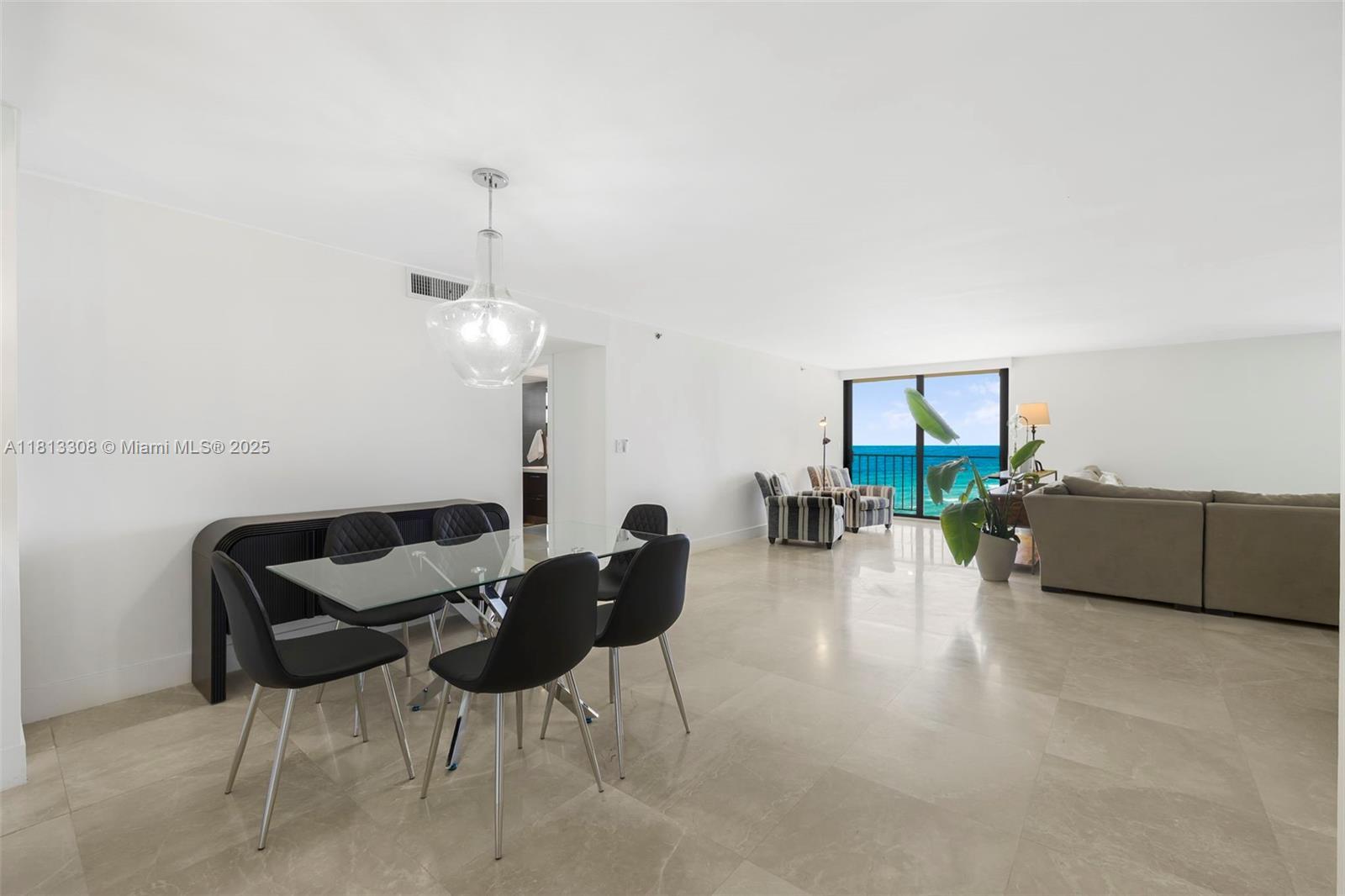 Building Photo - 2625 Collins Ave