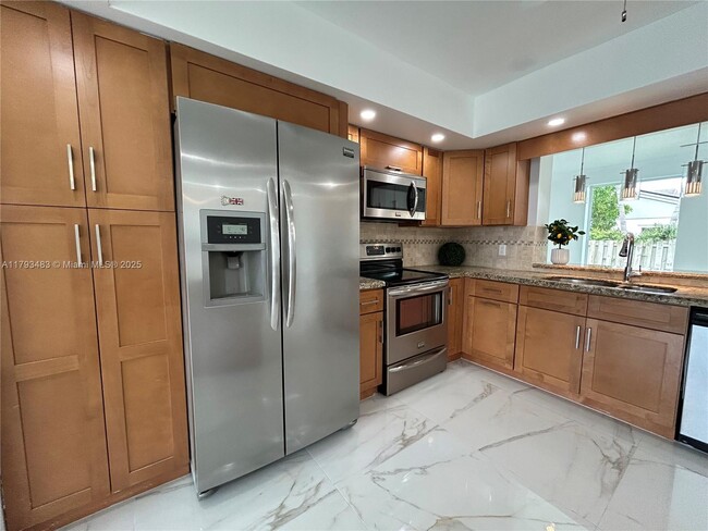 Building Photo - 11751 SW 52nd Ct