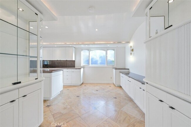 Building Photo - 411 Goldenrod Ave