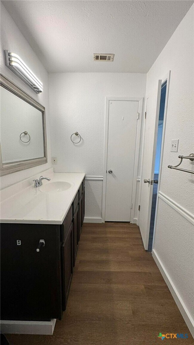 Building Photo - 2207 Purser Dr