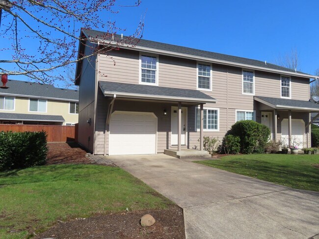 Primary Photo - Price Drop! 3 Bed, 2.5 Bath Townhome in Ch...