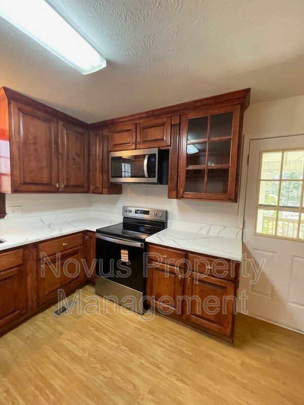 Building Photo - 121 Chipley Creek Dr