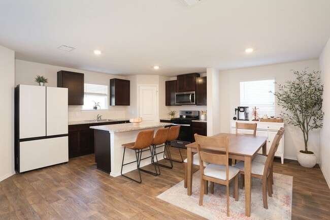 Building Photo - 1153 Barn Swallow Wy