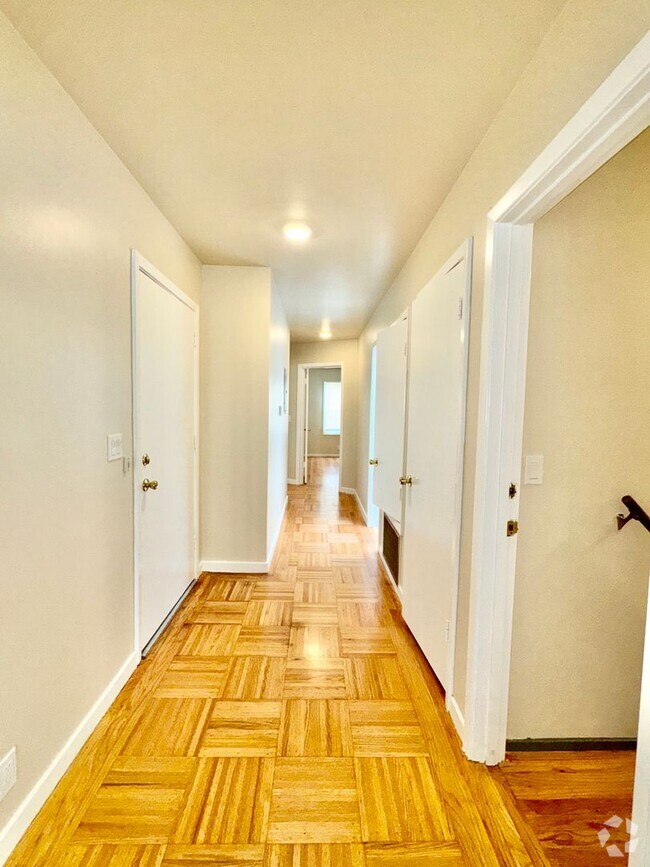 Building Photo - Beautiful Outer Sunset remodeled home, hug...