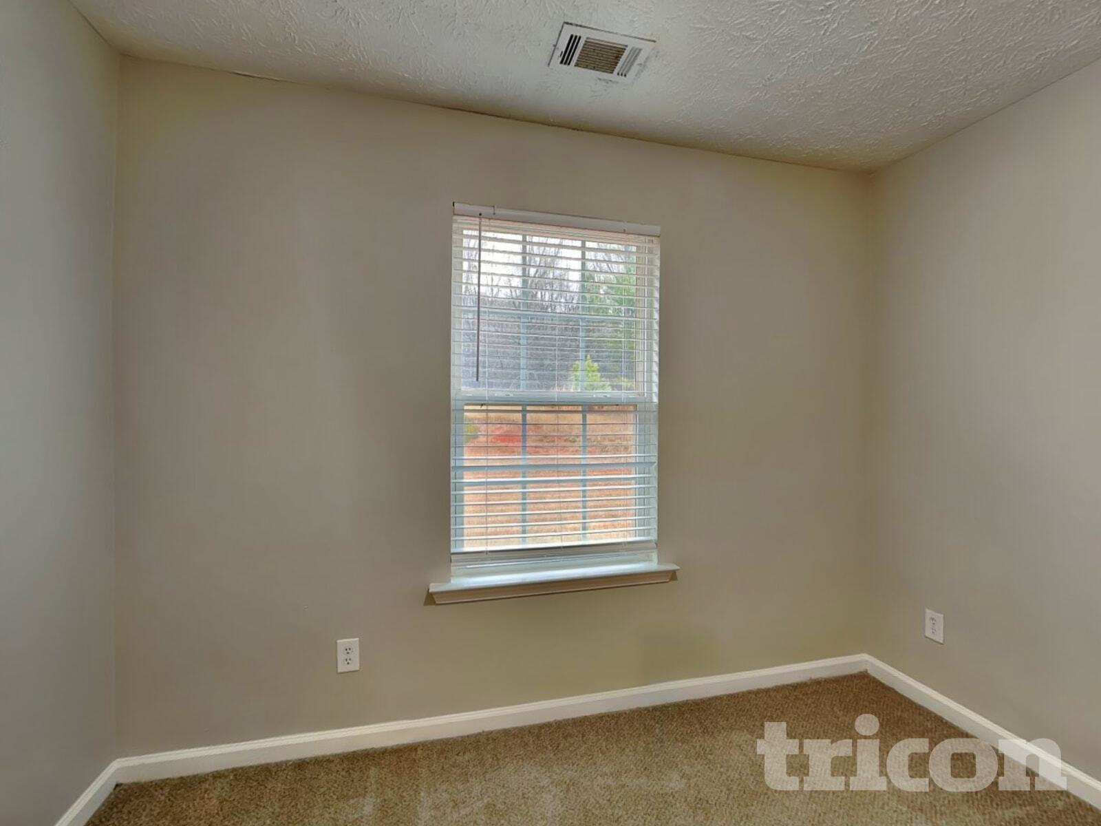 Building Photo - 1049 Octavia Ct