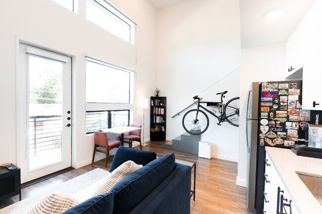 Building Photo - Stylish Furnished Loft Steps from Downtown