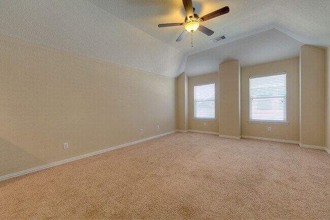 Building Photo - 10 Quillwood Pl