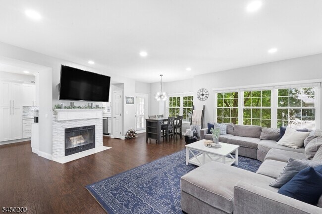 Building Photo - 2202 Yardley Pl